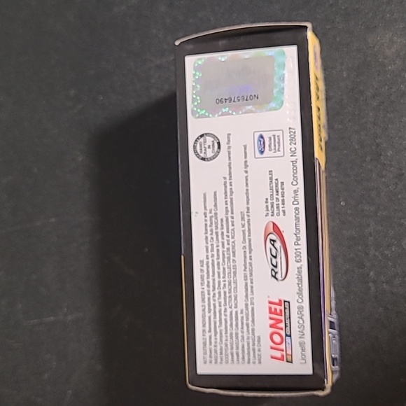 2013 Las Vegas Motor Speedway Kobalt Tools 400 Matchbox Car in Box - Picture 4 of 7